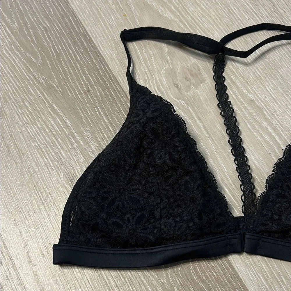 Victoria's Secret Daisy Lace Triangle Front Closure Black Bralette